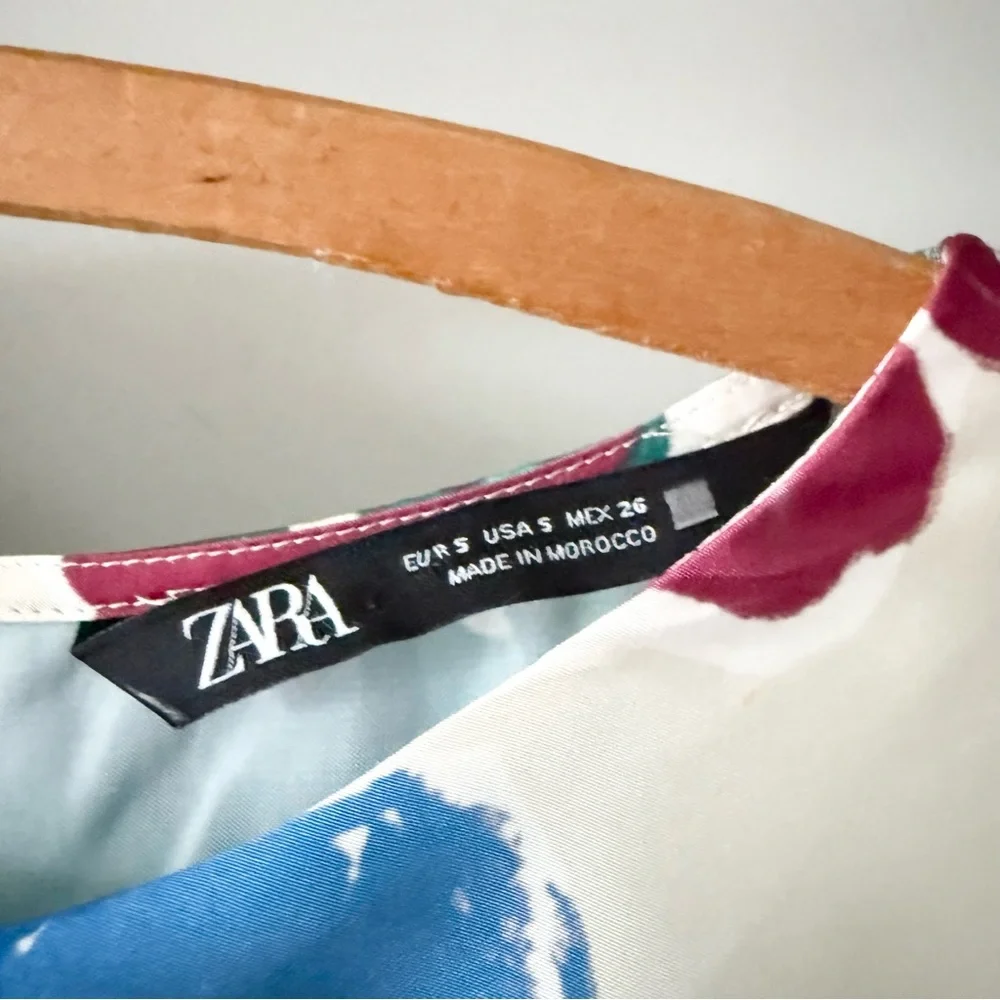 ZARA Sleeveless Floral Print Silky Jumpsuit S‎